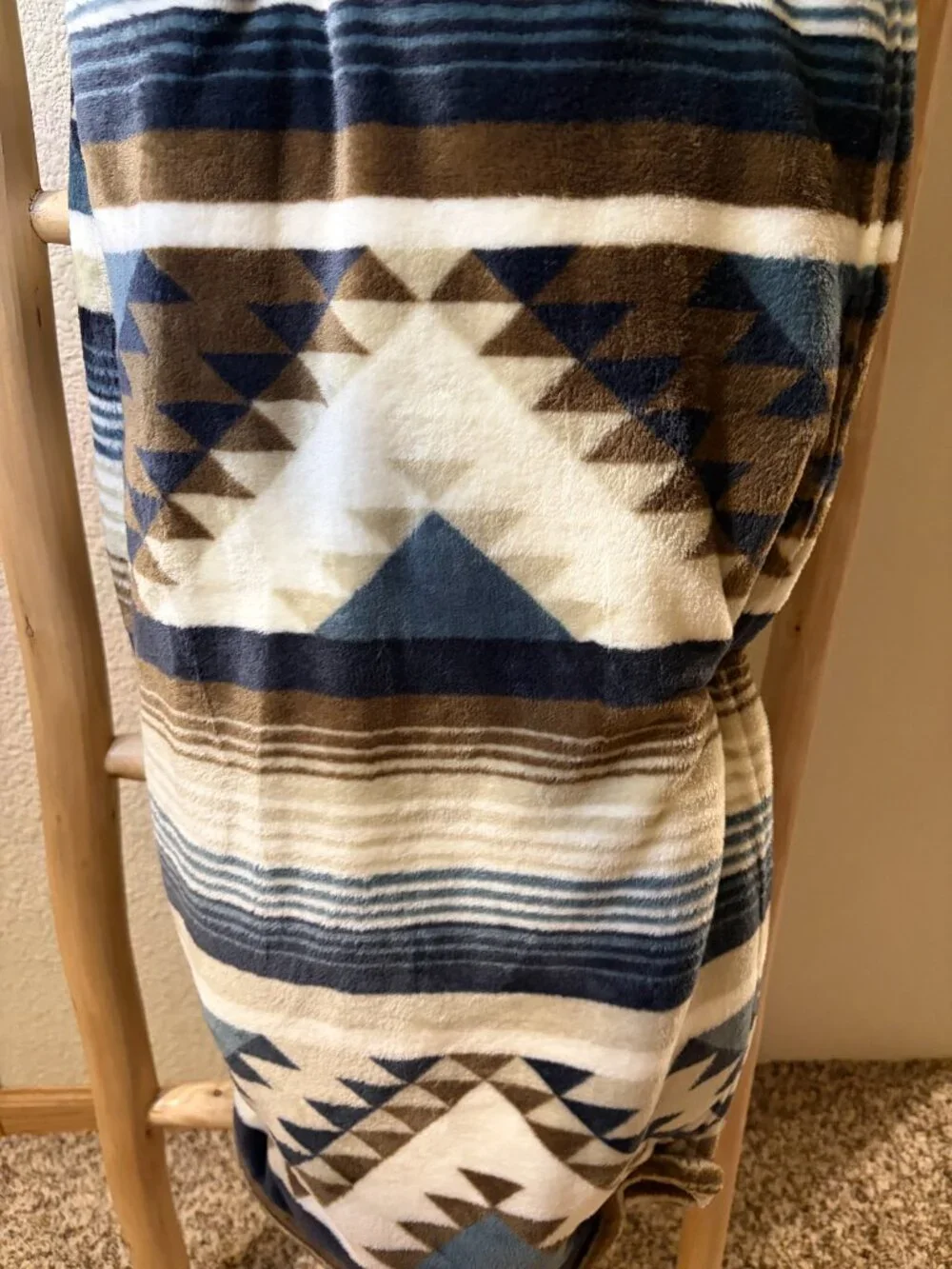 Wrangler King Western Aztec Plush Blanket Blue Brown Cream 108x90 NWT